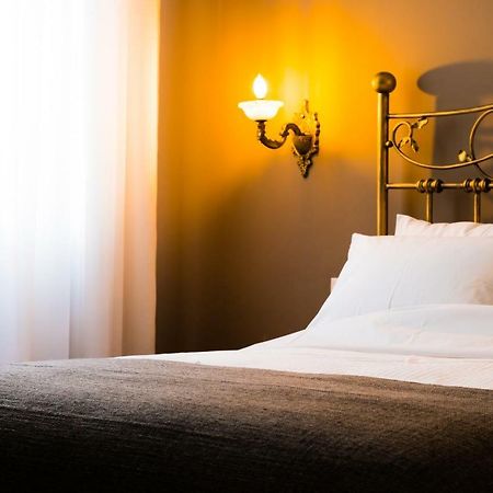 Ch Adrianou Suites Athena Bagian luar foto