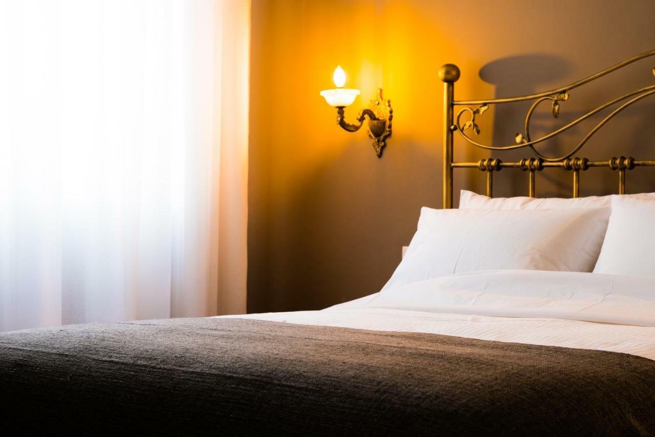 Ch Adrianou Suites Athena Bagian luar foto